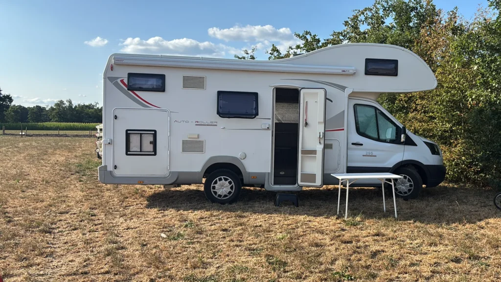 Camper op een weide bij Hesehesp in Kasterlee